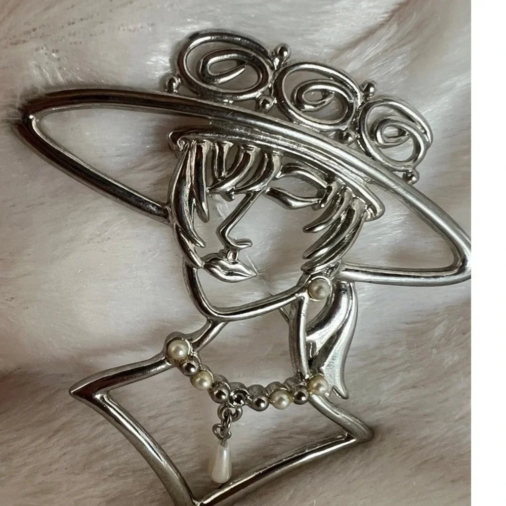 N/A vintage figural